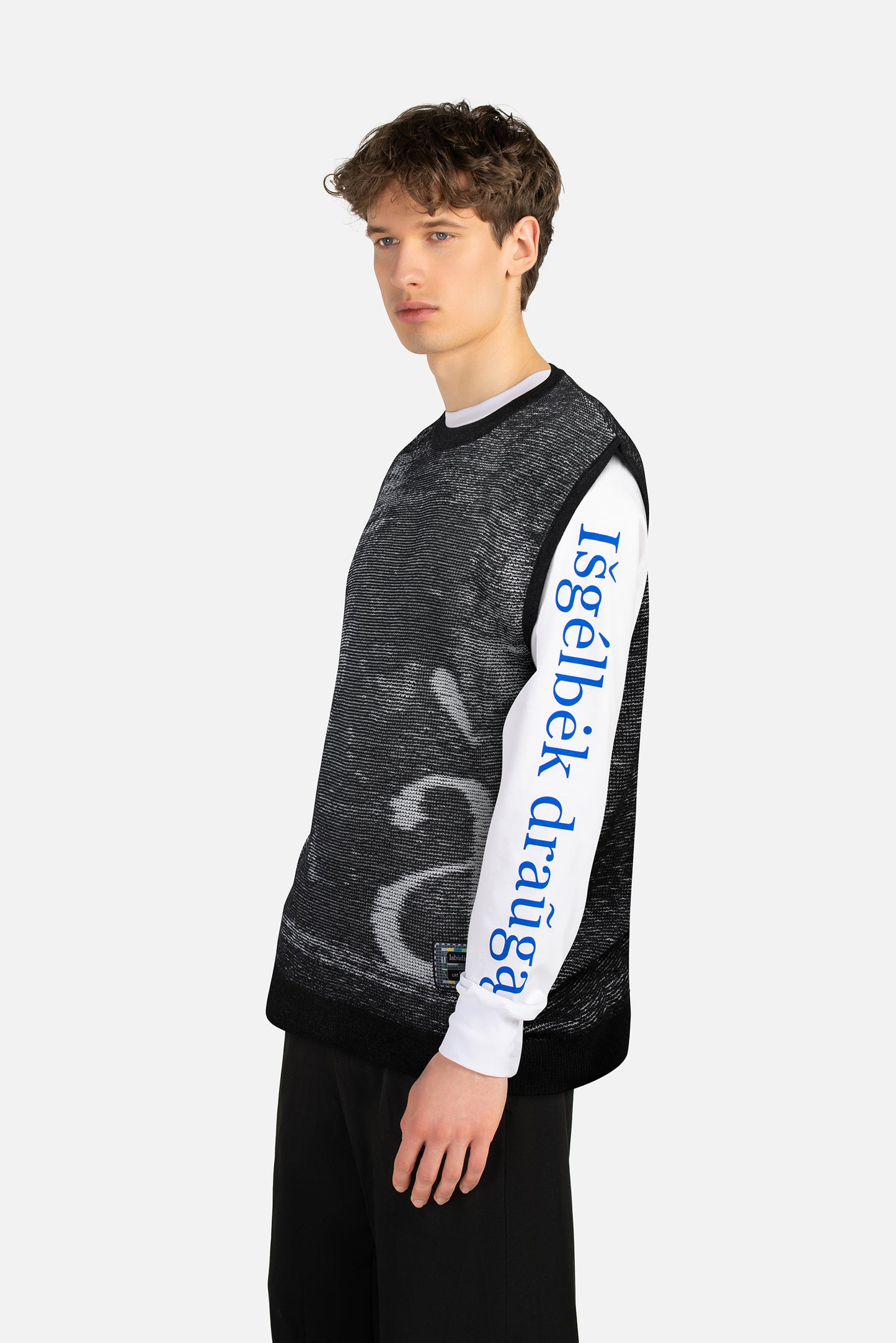 labàdienà X LRT Archyvai knitted vest