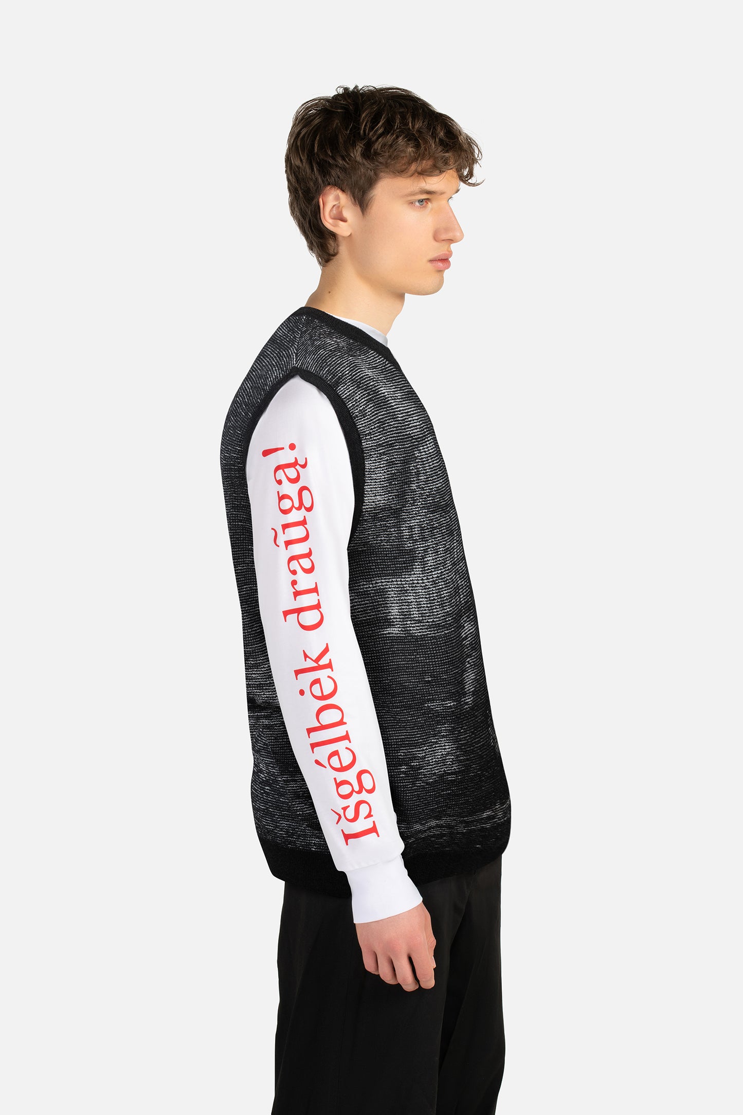 labàdienà X LRT Archyvai knitted vest
